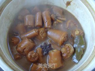 Fragrant and Soft Glutinous---soya Bean Braised Pork Tail recipe