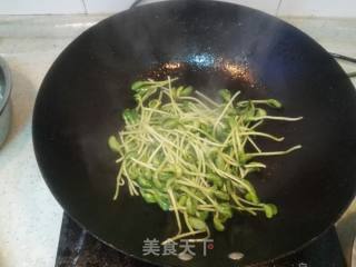 Stir-fried Hor Fun with Beef recipe