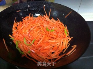 Scrambled Eggs with Carrots and Fungus recipe