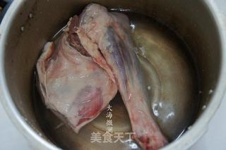 Lamb Leg Stewed with Sauerkraut recipe