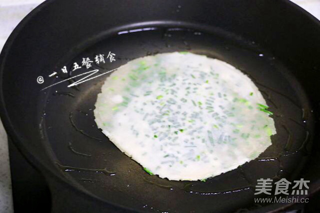 Dumpling Skin Scallion Pancake Baby Food Supplement, Delicious and Crispy for The Whole Family recipe