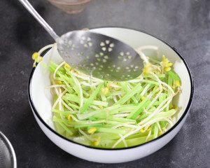 Wonderful Kitchen丨boiled Bullfrog recipe