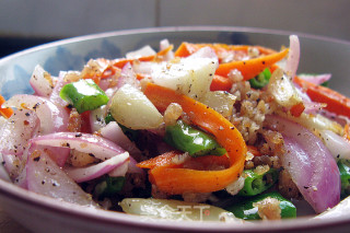 Stir-fried Spaghetti with Basil and Seafood recipe