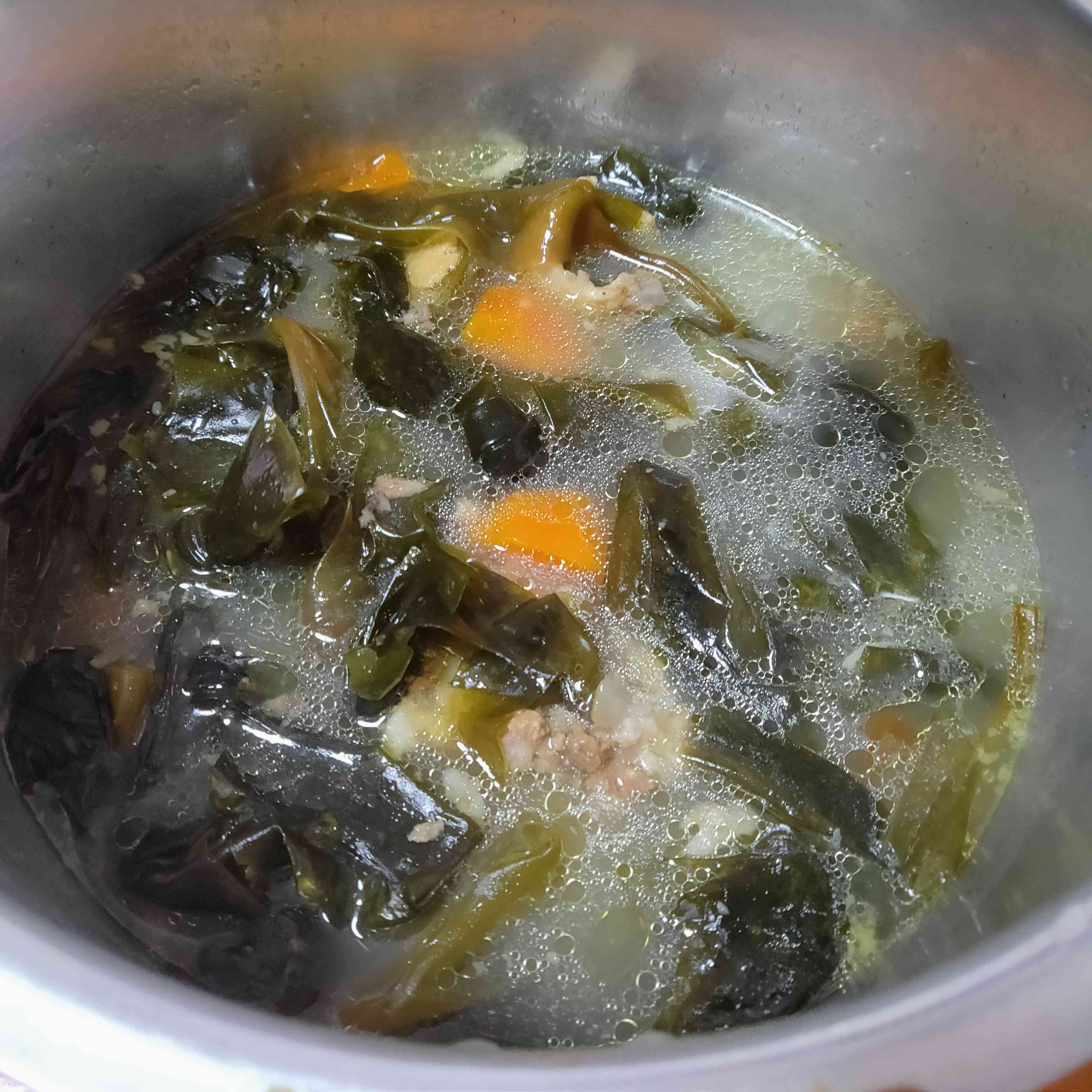 Seaweed Pork Ribs Soup recipe