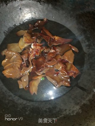 Fried Fungus with Sliced Pork and Cucumber recipe