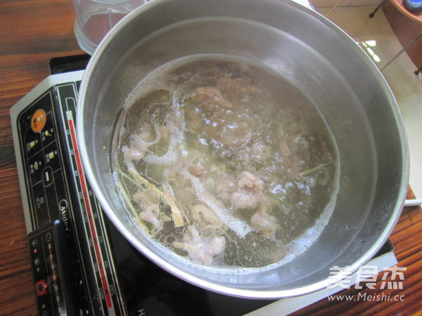 Wolfberry Leaf Pork Soup recipe
