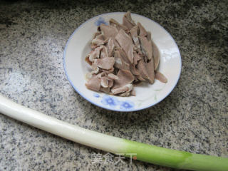 Stir-fried Pork Tongue with Green Onions recipe