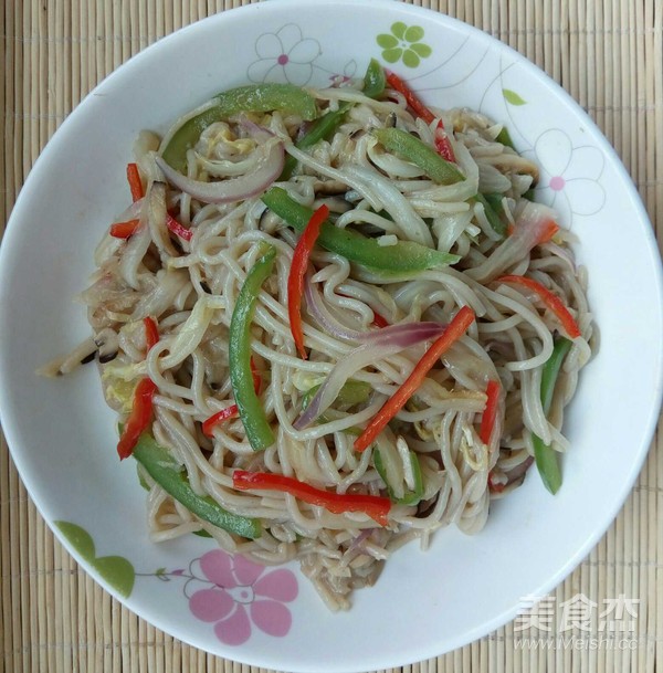 Stir-fried Noodles with Mushrooms and Baby Vegetables recipe