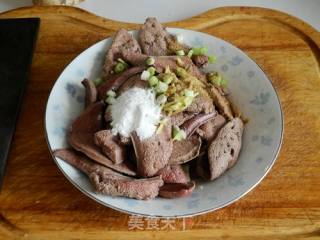 Spicy Fried Pork Liver with Millet recipe