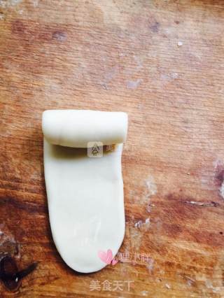 Mooncakes with Egg Yolk and Lotus Seed Paste recipe