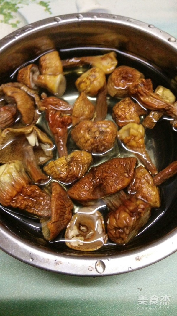 Agaricus, Tea Tree Mushroom, Cuttlefish Spare Rib Soup recipe