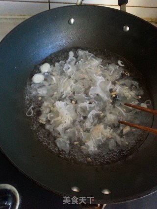 Tremella and Egg Soup recipe