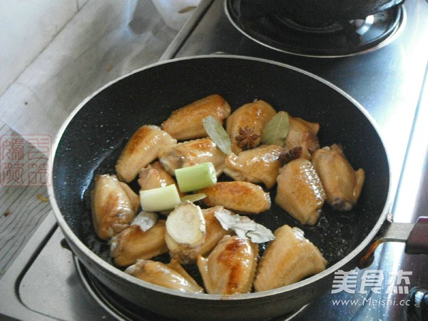 Braised Chicken Wings with Potatoes recipe