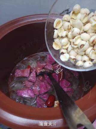 Purple Sweet Potato and Tremella Soup recipe