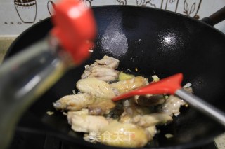#斯肯特铸铁锅#-chestnut Chicken Wings recipe