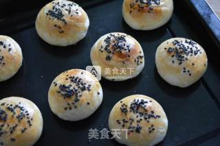 Lotus Paste and Egg Yolk Crisp recipe