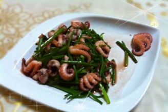 Stir-fried Octopus with Leek Moss recipe