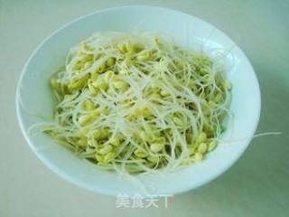 Soybean Sprouts Mixed with Chicken Pine Oil recipe