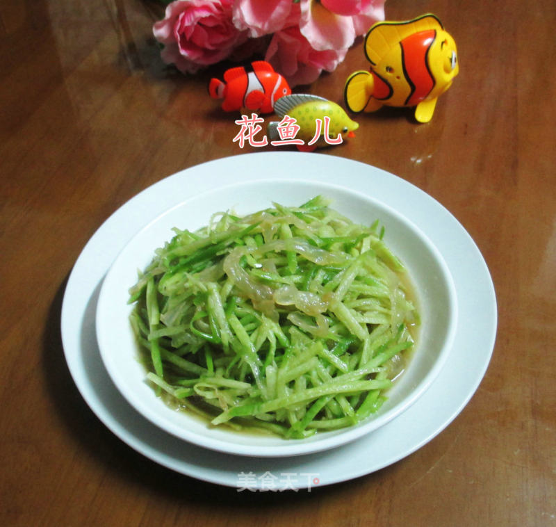 Jellyfish Mixed with Green Radish recipe