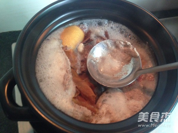 Kapok Lean Meat and Dampness Soup recipe