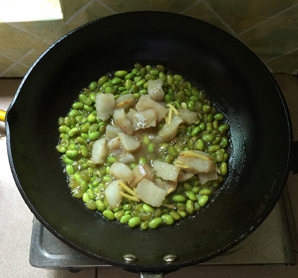 Stewed Fish Fillet with Edamame recipe