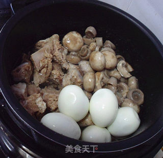 Stewed Pork Ribs with Mushrooms recipe