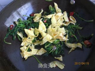 Small Scrambled Eggs with Spinach recipe