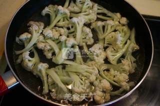 Stir-fried Cauliflower with Hot Pepper recipe