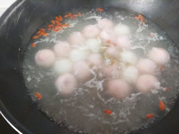 Goji Berry and Raisin Glutinous Rice Balls recipe