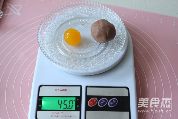 Mooncake with Lotus Seed Paste and Egg Yolk recipe