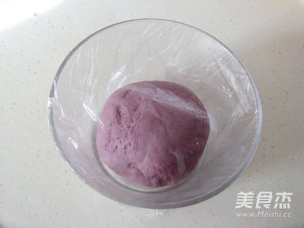 Fancy Steamed Dumplings with Purple Grape Steamed Dumplings recipe