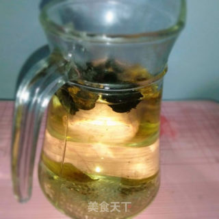 Ganoderma Lucidum and Luo Han Guo Soaked in Water recipe