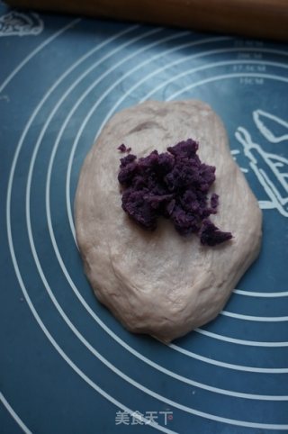 Purple Sweet Potato Crown Bread recipe