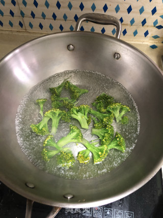 Shrimp and Fried Broccoli recipe