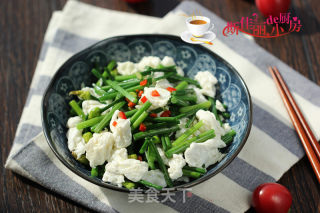 Stir-fried Chinese Chives with Salted Egg White recipe