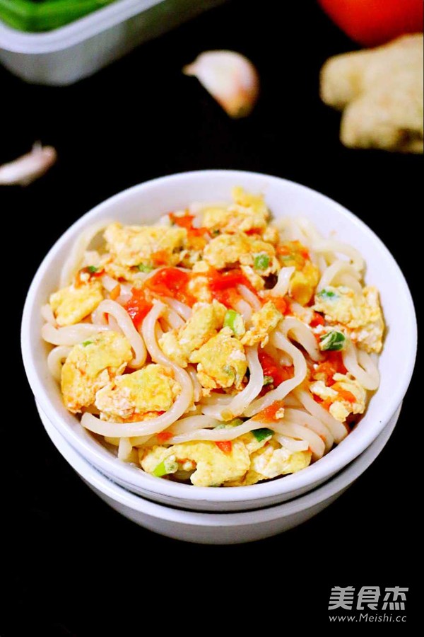 Tomato Scrambled Egg Noodles recipe