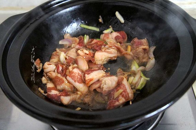 Cabbage and Pork Stewed Wide Noodles recipe