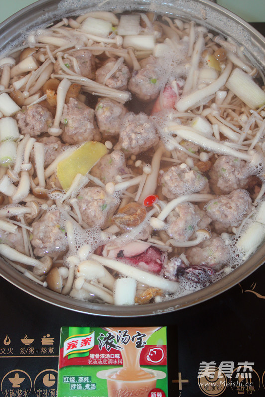 Mushroom Hot Pot in Clear Soup recipe