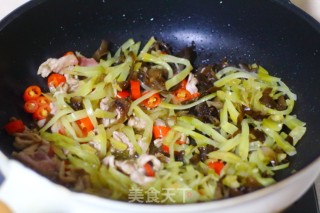 Stir-fried Shredded Pork with Mustard recipe