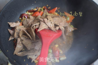 Stir-fried Pork Liver with Chili recipe