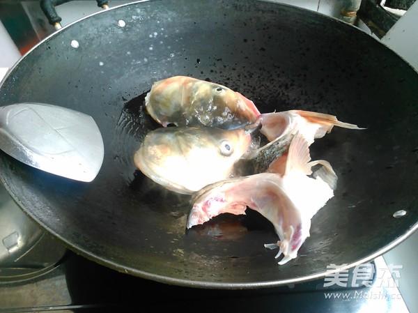 White Shellfish Tofu Fish Head Soup recipe