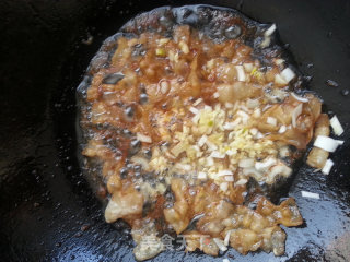 Stir-fried Pork Belly with Snow Peas and Shiitake Mushrooms recipe