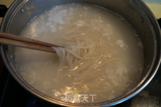 Stir-fried Rice Noodles with Shredded Pork and Cabbage recipe