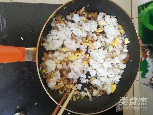 Fried Rice with Chicken Thigh and Egg recipe