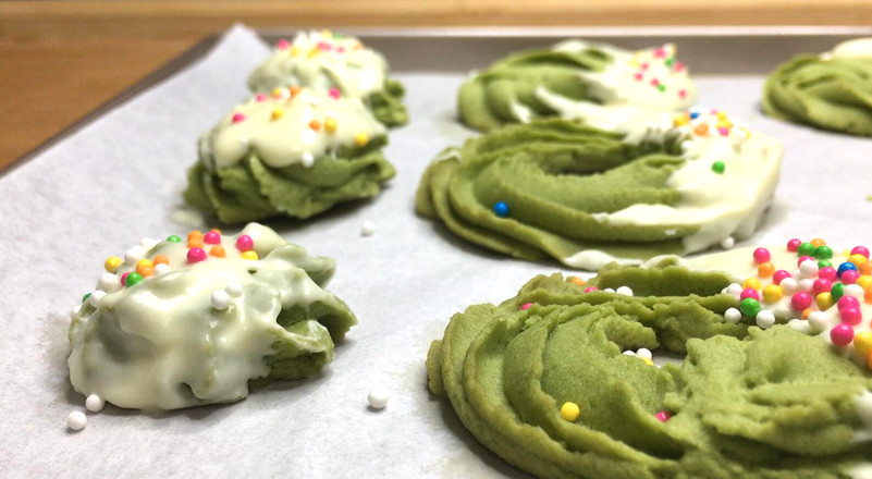 Matcha Christmas Wreath Biscuits, Light Tea Fragrance and Rich Butter recipe