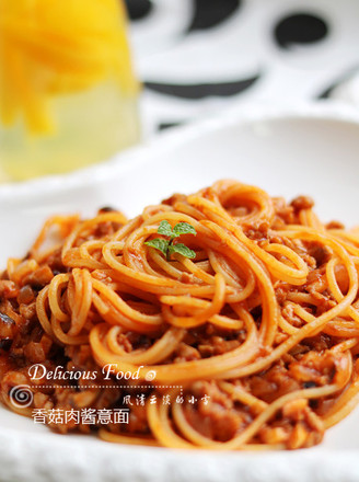Spaghetti with Mushroom Meat Sauce