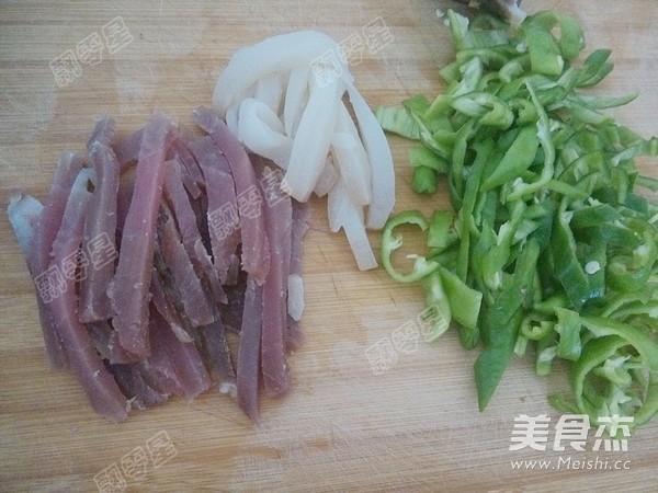 Stir-fried Dried Bamboo Shoots with Green Pepper and Bacon recipe