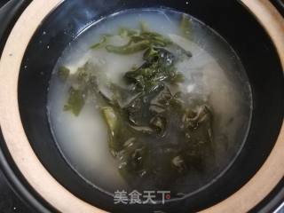 Spicy Wakame Rice Cake Soup recipe