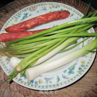 Stir-fried Sausages with Garlic Celery recipe