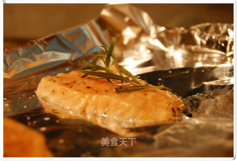 Tarragon Salmon in White Sauce recipe